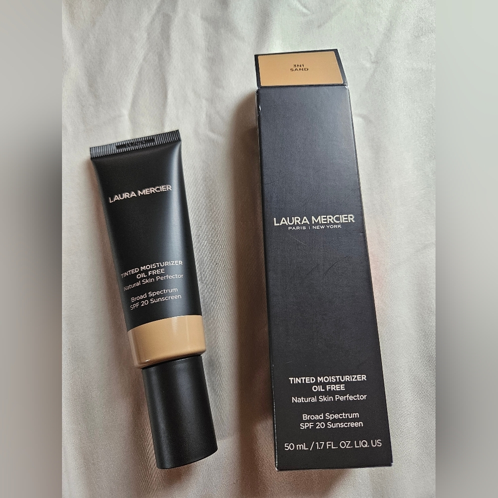 Laura Mercier Tinted Moisturizer - Sand